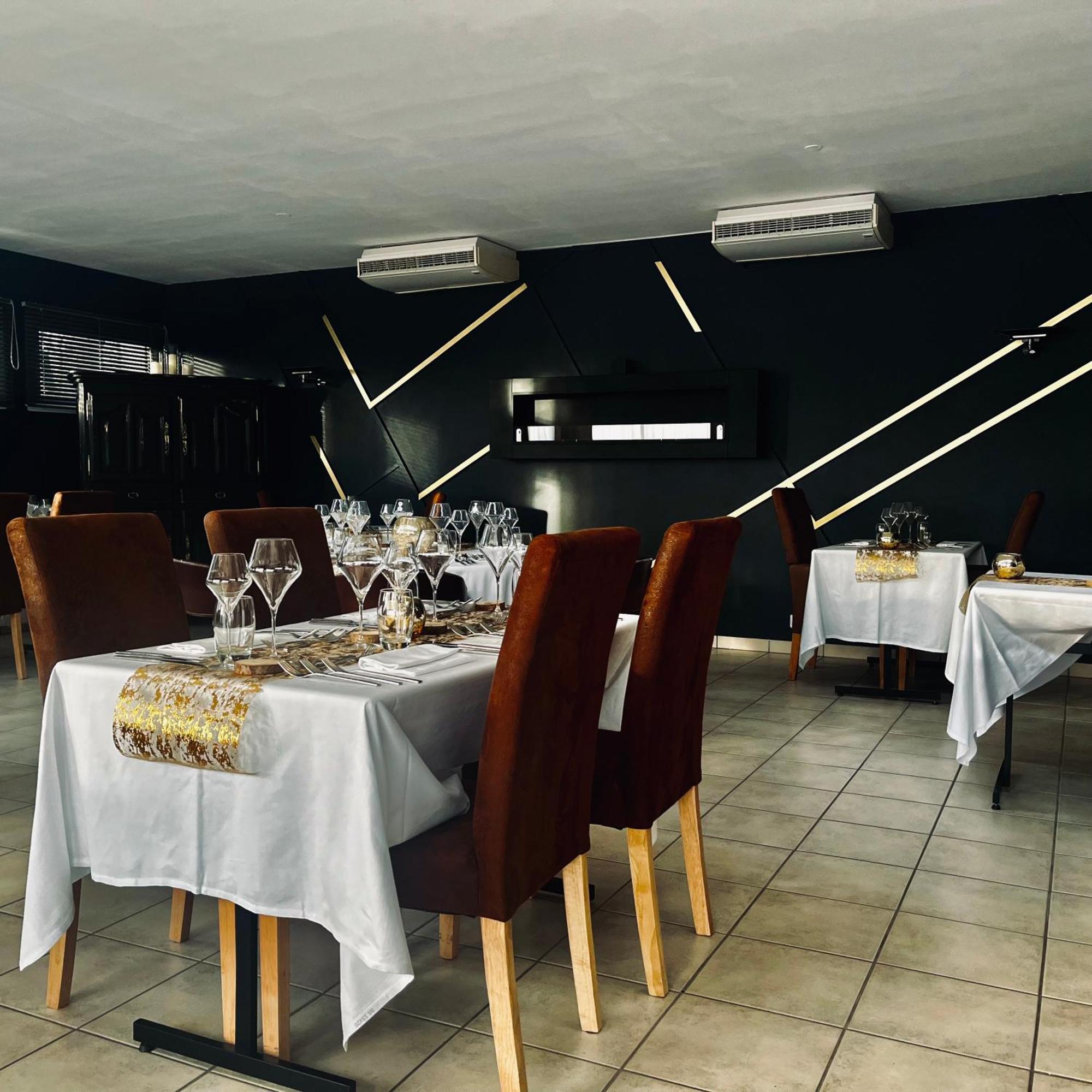 Logis Le Relais De La Voie Sacree Hotel Issoncourt Ngoại thất bức ảnh