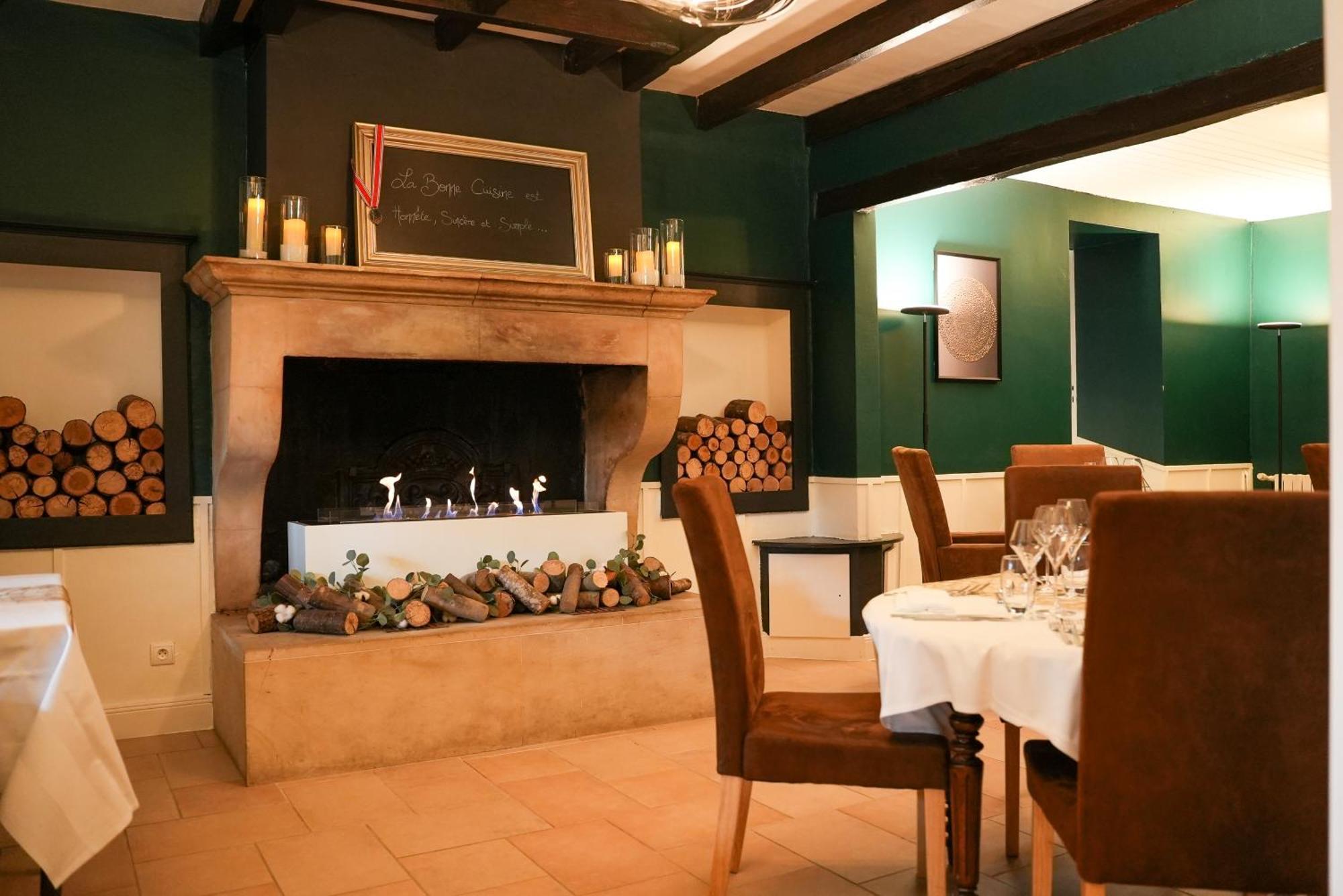 Logis Le Relais De La Voie Sacree Hotel Issoncourt Ngoại thất bức ảnh